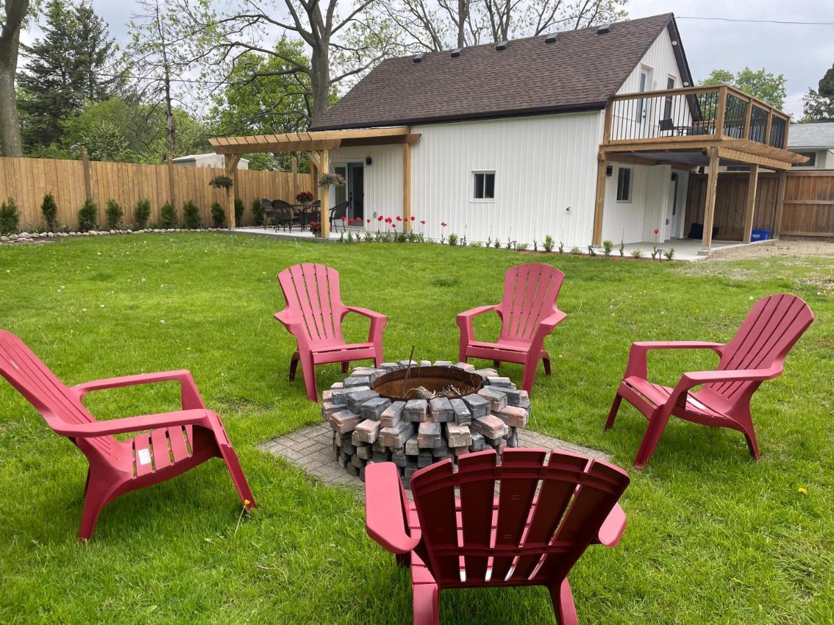 Cozy Cottage Style House Kitchener Buitenkant foto